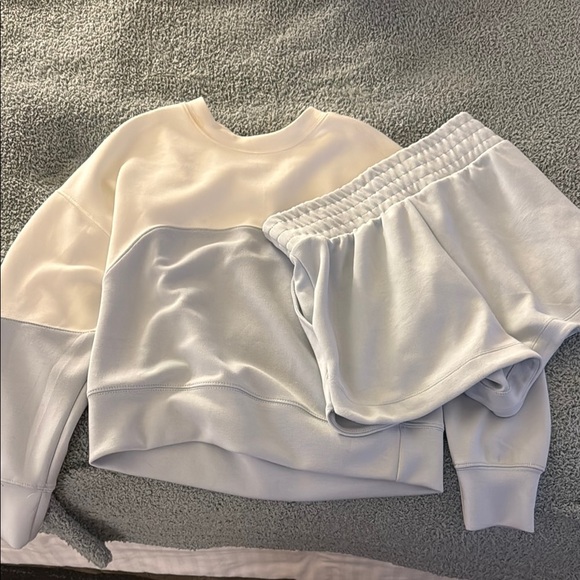Two-Tone Sweatshirt and Shorts Set - Picture 1 of 3